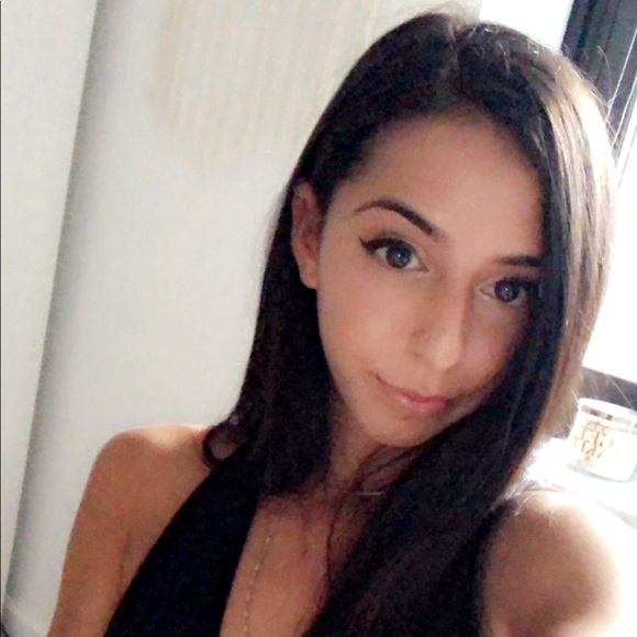 Meet Your Posher! - Picture 2 of 7